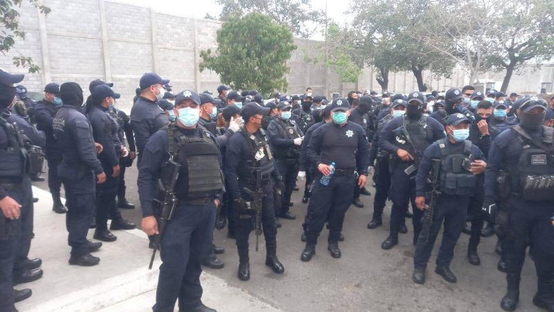 Photo of Protestan policías estatales, piden viáticos y vacuna anti COVID