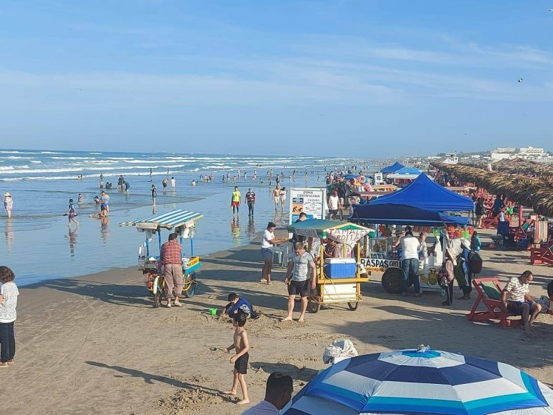 Photo of Comerciantes exigen reapertura de playa Miramar