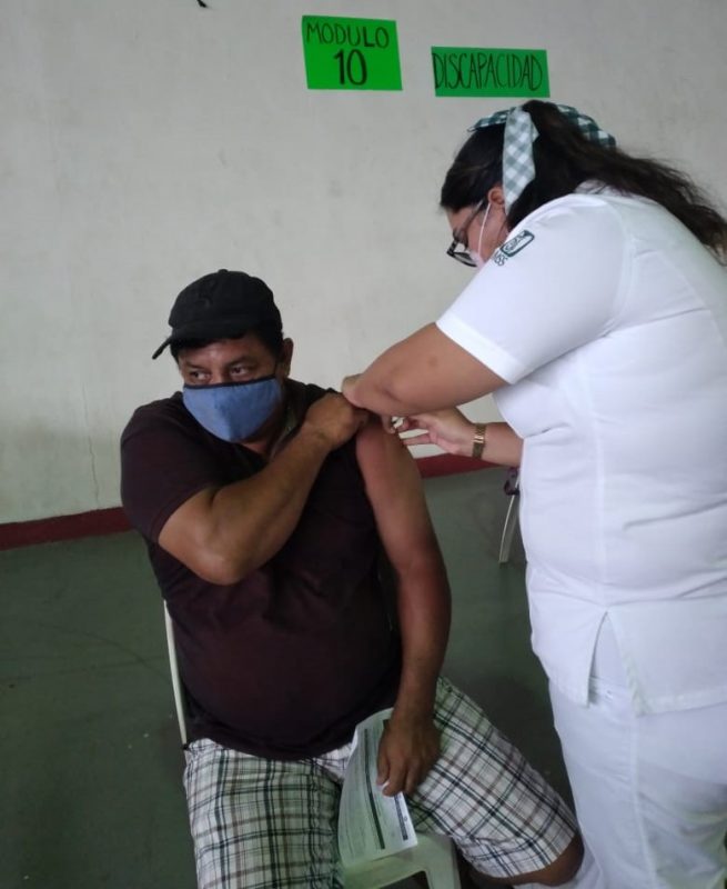 Photo of Apoyan en jornada de vacunación