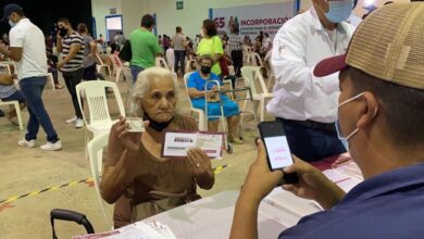 Photo of Llaman a abuelitos a canjear tarjetas vencidas de pensiones