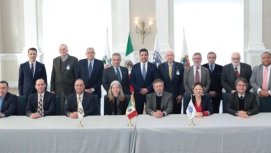Photo of Se reúne el Gobernador Cabeza de Vaca con cónsules honorarios de 47 países