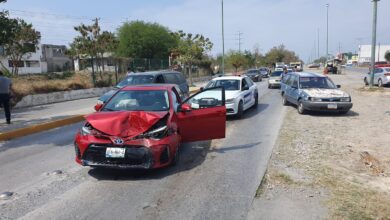 Photo of Cambia de carril sin precaución y lo impactan