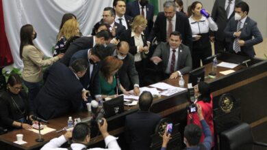 Photo of Gritos, insultos y jaloneo en Congreso de Tamaulipas por agandalle en comisiones