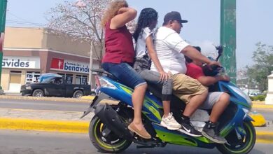 Photo of Van contra motocicletas sardina en Altamira