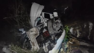 Photo of Trailero pierde la vida al volcarse en puente