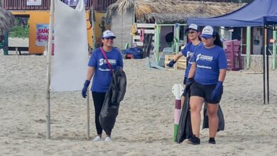 Photo of Voluntarios se Suman a limpieza de playa miramar