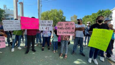 Photo of Empleados se manifiestan frente a palacio municipal