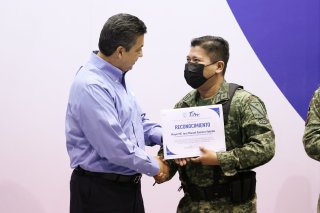 Photo of Reconoce gobernador a personal de Salud