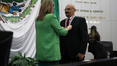 Photo of Entregan medalla Luis García de Arellano