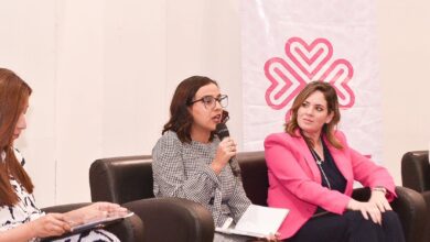 Photo of Encabeza Ale Cárdenas  foro “De Mujer a Mujer”