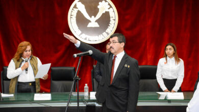 Photo of Asume Dámaso Anaya Alvarado la rectoría de la UAT