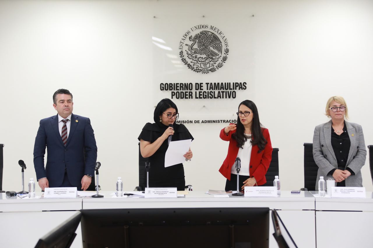 Comparece la Contralora Gubernamental Norma Angélica Pedraza Melo en el Congreso del Estado.