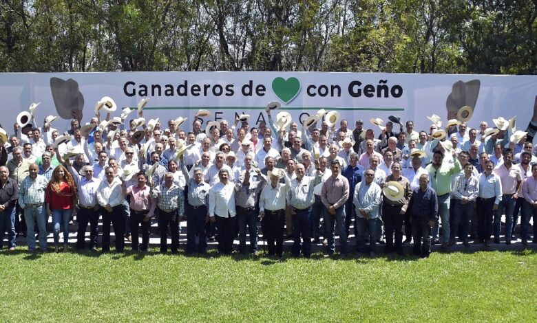 Eugenio Hernández se reunió con más de 200 productores ganaderos.