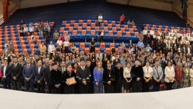 Photo of Rinde la UAT emotivo homenaje a su personal académico