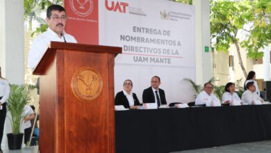 Photo of Rector entrega nombramientos a nuevos directivos de la UAM Mante