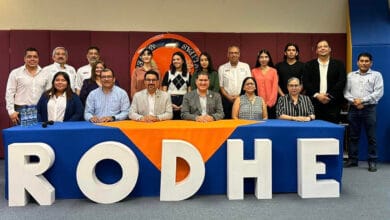 Photo of Estudiantes de economía de la UAT reciben reconocimiento nacional