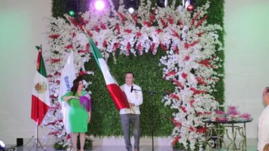 Photo of Diputado confunde nombre de Josefa Ortíz en Grito de Independencia