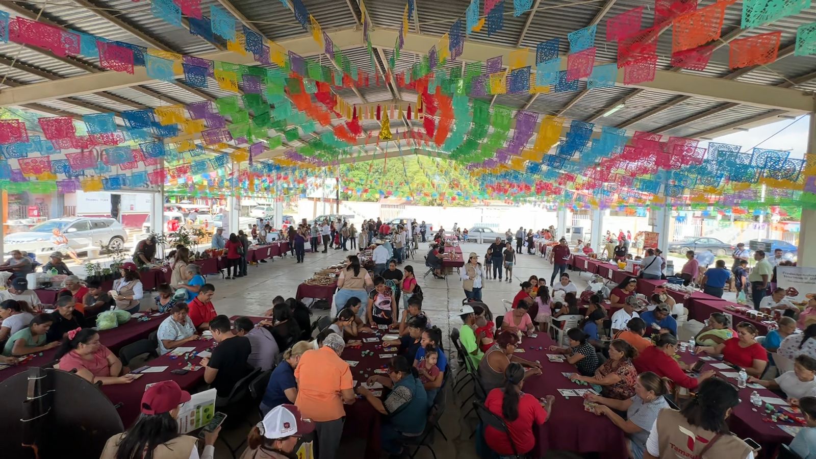 Con una participación de más de 350 personas y 35 emprendedores, el Mercado de Bienestar fue un éxito.