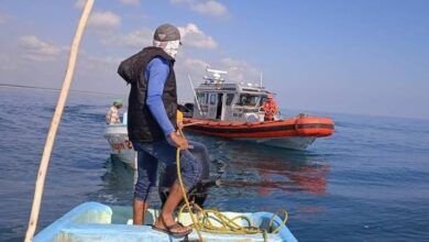 Photo of Rescatan a pescadores del “Felgón II”, el “Roque Rojas I” sigue desaparecido