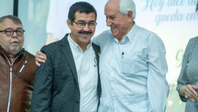 Photo of Decano de la UAT, Luis Navarro Roso, se despide de la cátedra con emotivo homenaje