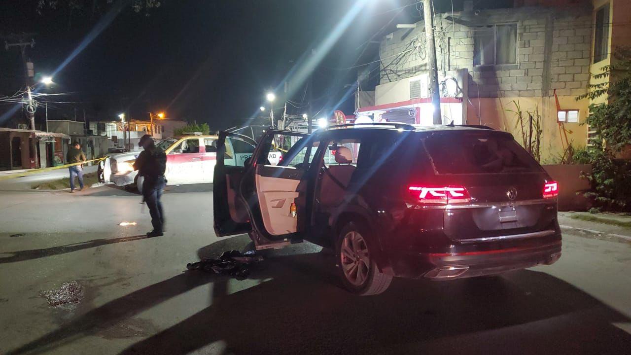 En el lugar fue encontrada abandonada una camioneta, en cuyo interior encontraron manchas hemáticas.
