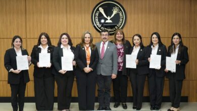 Photo of Rector entrega nombramientos a titulares de Familia UAT
