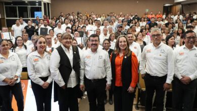 Photo of Entrega el Rector Dámaso Anaya reconocimientos a jubilados del SUTUAT