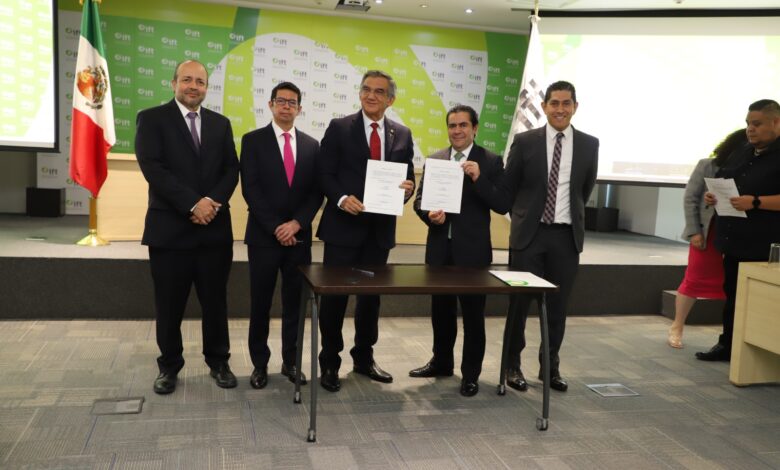 El Gobernador Américo Villarreal Anaya recibió del Instituto Federal de Telecomunicaciones (IFT), dos nuevos Títulos de Concesión para la prestación del servicio de Radio FM en San Fernando, y de un canal de televisión.