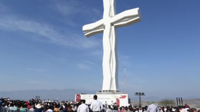 Photo of Entrega el gobernador a Tula la cruz más grande de México