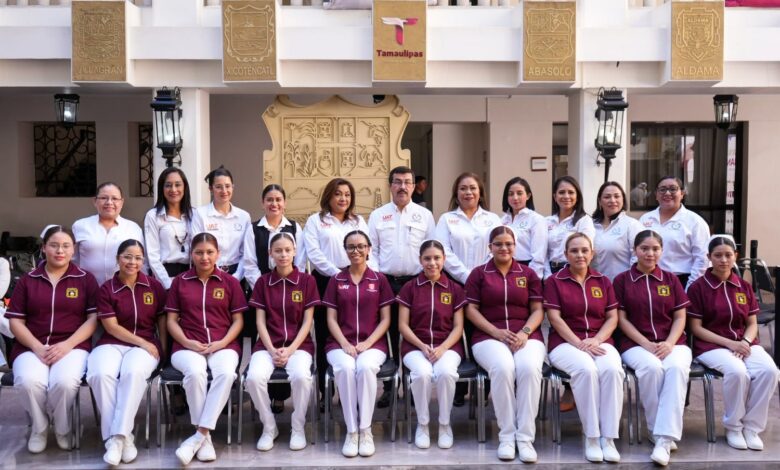 El Rector Dámaso Anaya Alvarado, reconoció la vocación, entrega y humanidad de las enfermeras y enfermeros.
