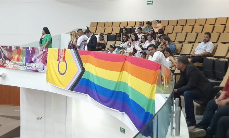 Se aprobaron reformas al código penal del estado para tipificar el delito “contra la orientación sexual o la identidad de género de las personas”.