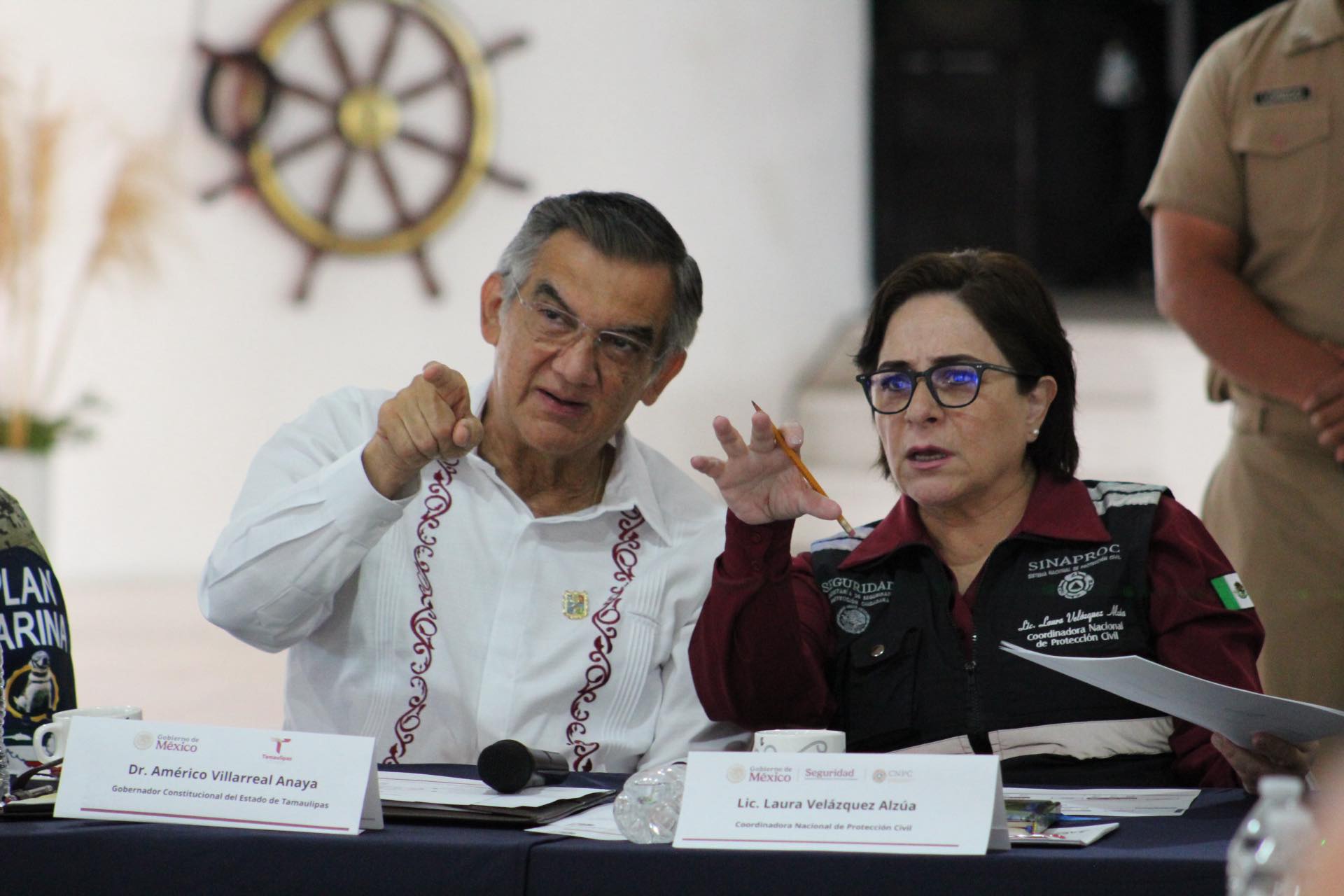 Américo Villarreal Anaya, Gobernador de Tamaulipas y Laura Velázquez, Coordinadora nacional de Protección Civil.