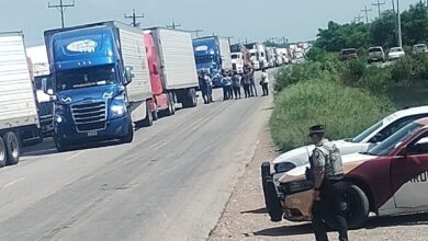 Photo of Se reúne Secretario con productores de sorgo, bloqueos siguen