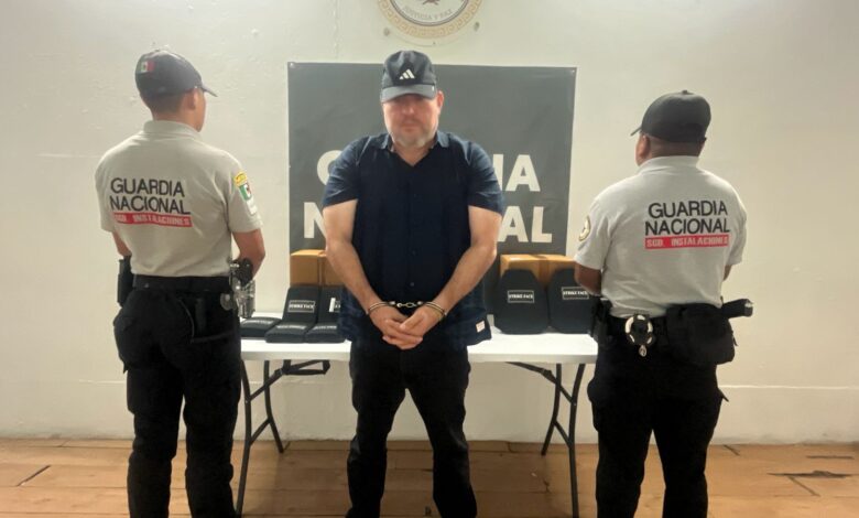 La Guardia Nacional detuvo a un hombre que pretendía transportar dos avestruces sin contar con los permisos correspondientes.