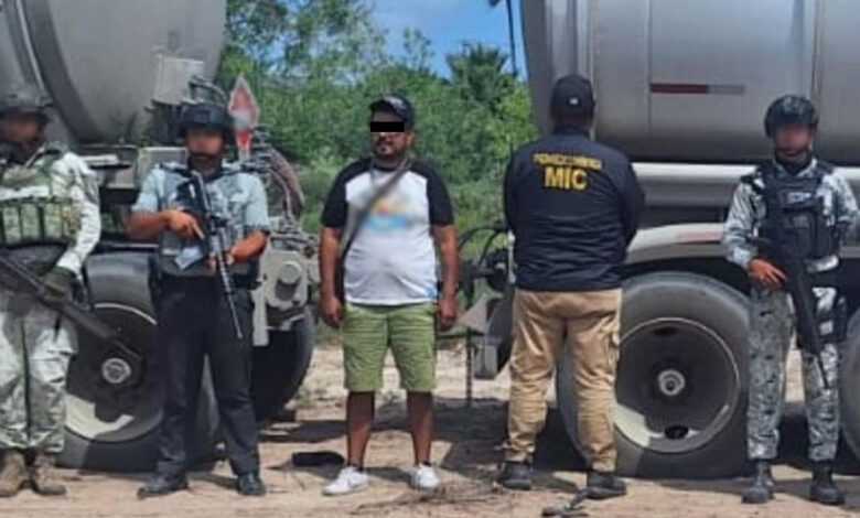 En San Fernando, un hombre tripulaba un tractocamión con dos autotanques que transportaban 67,000 litros de hidrocarburo.