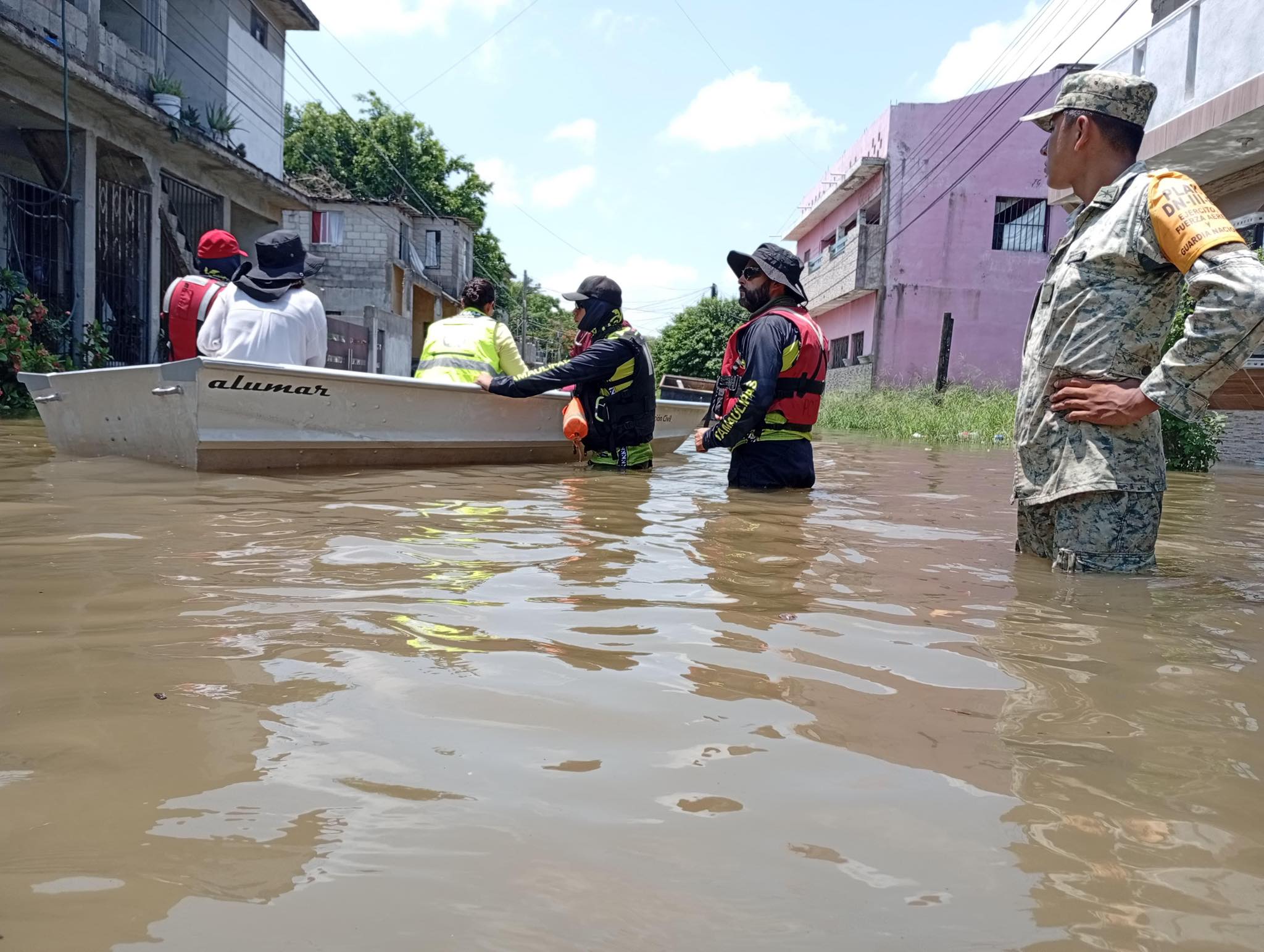 Actualmente desfogan al mar más de 1,500 metros cúbicos por segundo, lo que representa una salida mayor que el ingreso al sistema a través del río Pánuco.