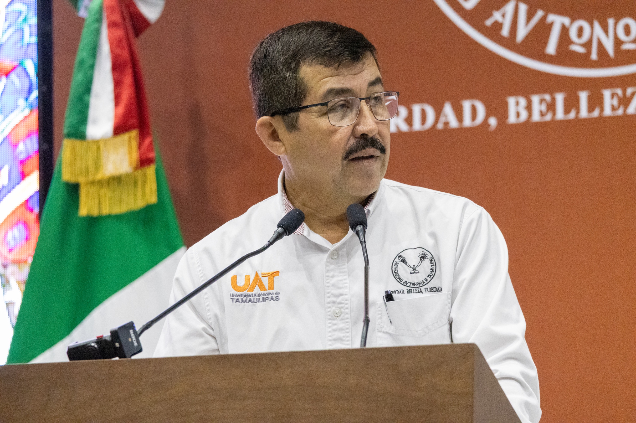 El Rector Dámaso Anaya señaló que la UAT sigue avanzando a paso firme, luego de dar a conocer que la matrícula para este ciclo alcanza los 45 000 estudiantes, incluyendo a más de 9 500 jóvenes de nuevo ingreso.