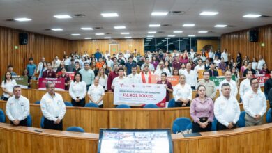 Photo of Más de 6 500 estudiantes de la UAT reciben beca