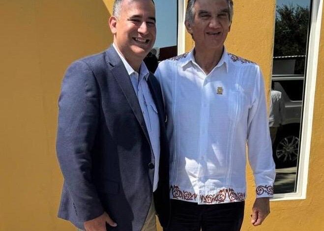 El Gobernador Américo Villarreal Anaya y el Mayor de Roma, Texas, Jaime Escobar Jr., acordaron impulsar una agenda binacional para la construcción de un nuevo puente internacional entre la ciudad de Mier y Roma, Texas.
