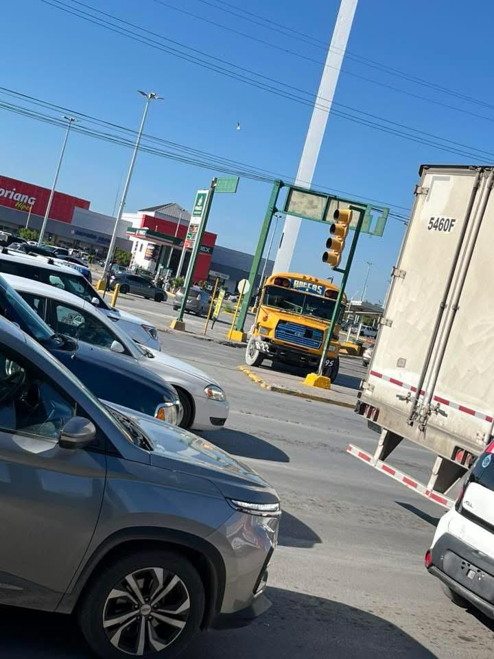 En diferentes puntos de Matamoros se reportaron bloqueos.