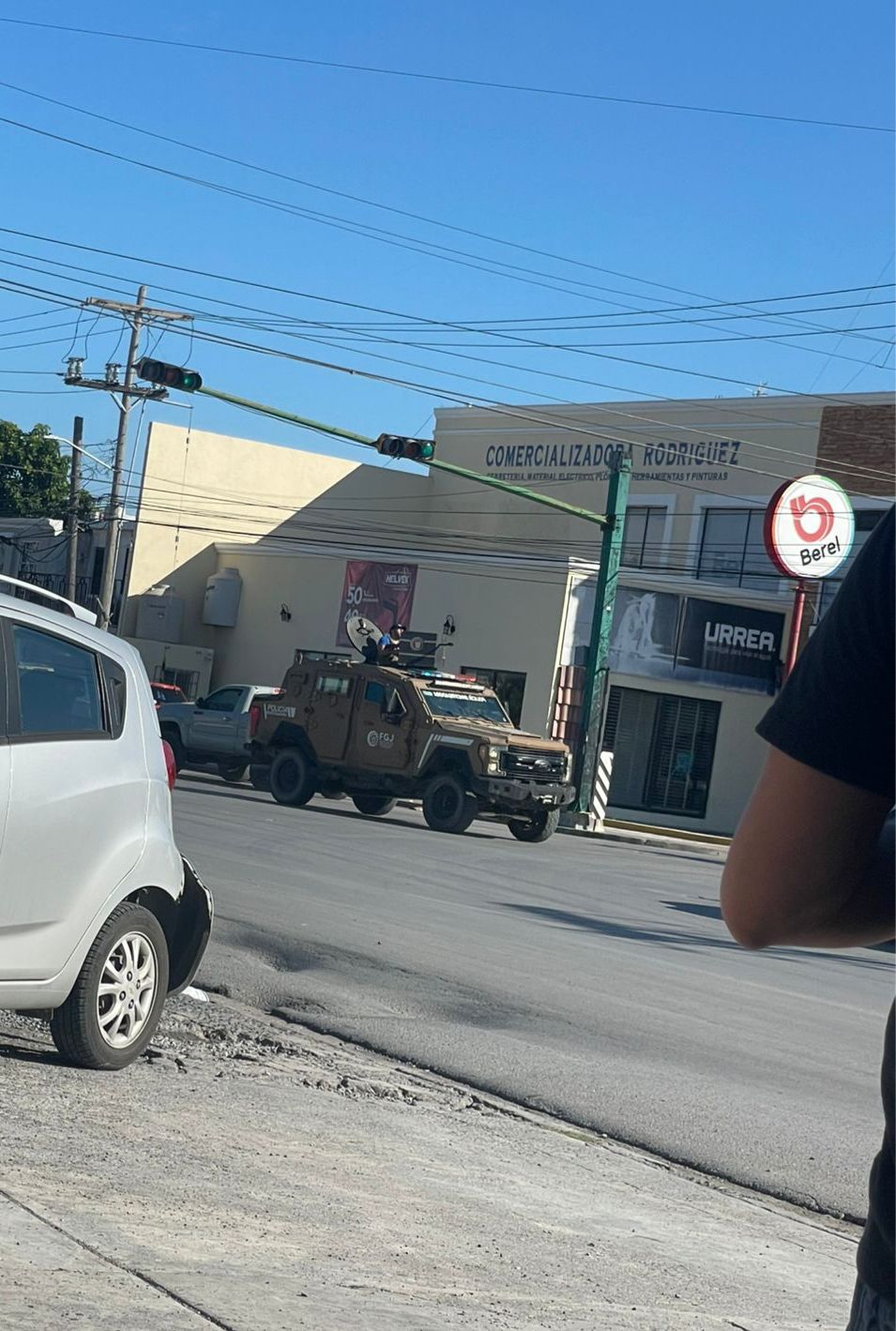 Elementos de Guardia Estatal y de la Fiscalía del Estado persiguieron a los delincuentes.