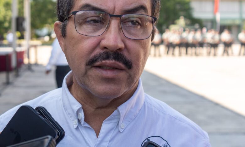 El Rector Dámaso Anaya informó que a partir de enero 2026 comienzan las clases en la prepa virtual, mediante un plan de estudios de dos años.