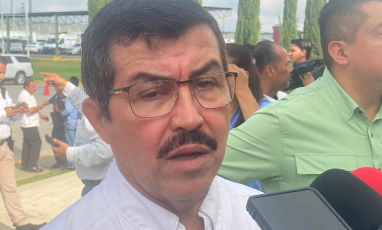 El Rector de la Universidad Autónoma de Tamaulipas Dámaso Anaya Alvarado informó que presentará denuncias ante la FGR y FGJT por difamación en redes sociales.