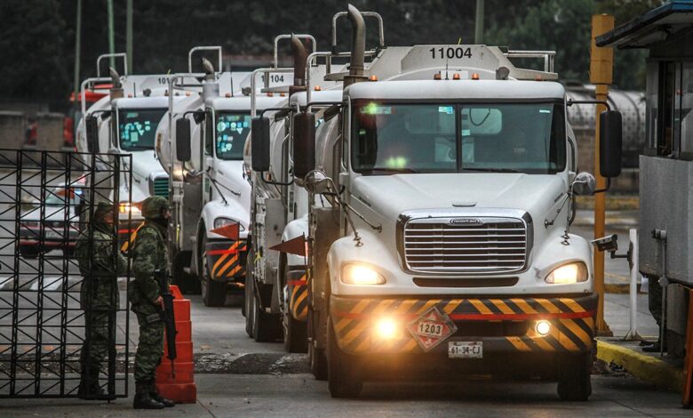 Al menos nueve secretarías y dependencias federales trabajan en una base de datos que ayuden al control de la importación de combustibles informó la Presidenta Claudia Sheinbaum.