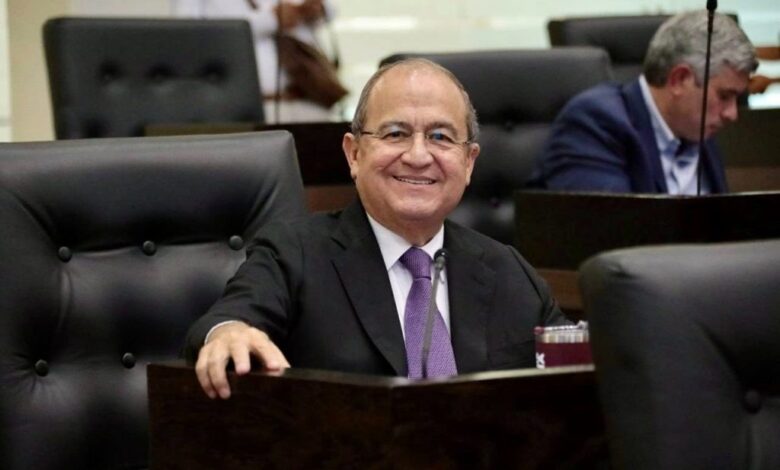 El diputado Víctor García Fuentes, dijo que la corrupción en el sector salud en la pasada administración fue criminal.