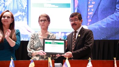 Photo of La Dra. Annie Pardo dicta conferencia magistral en la UAT