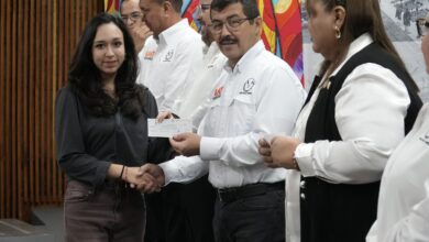 Photo of UAT y SET entregan 8,000 becas a universitarios