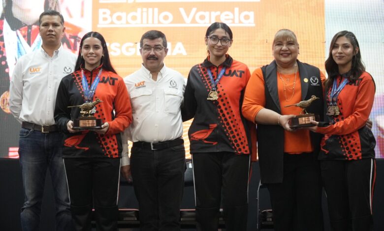 Estudiantes medallistas nacionales recibieron reconocimiento el reconocimiento “Correcaminos Orgullo UAT”.