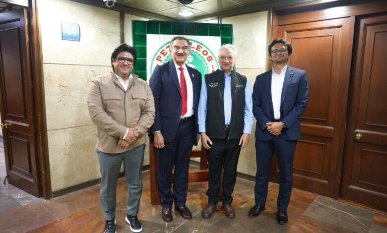 El Gobernador Américo Villarreal Anaya se reunió con el Director General de Petróleos Mexicanos, Víctor Rodríguez Padilla para revisar proyectos estratégicos para Tamaulipas.