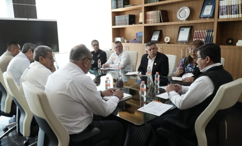 El Rector Dámaso Anaya Alvarado sostuvo una reunión con titulares de las secretarías y cuerpo directivo para revisar avances institucionales.